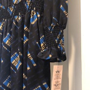 beautiful transitional dress with great details